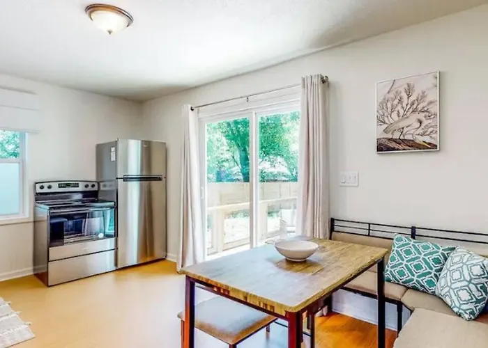 Private, Quiet-close To Dwntn Pensacola, Stadium, Beaches 3*