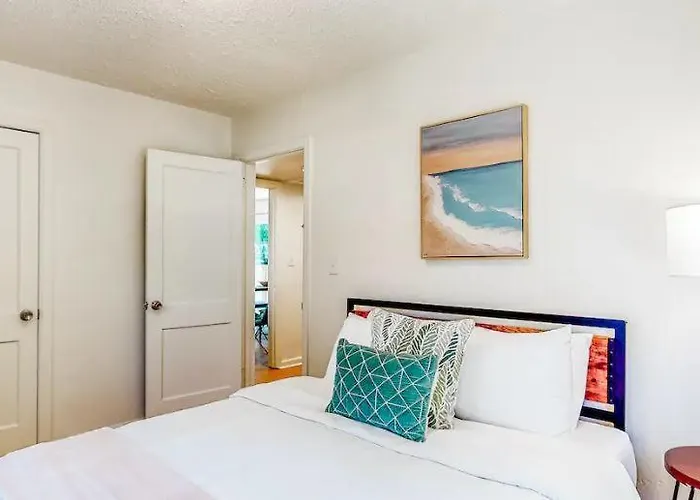 Private, Quiet-close To Dwntn Pensacola, Stadium, Beaches Hotel